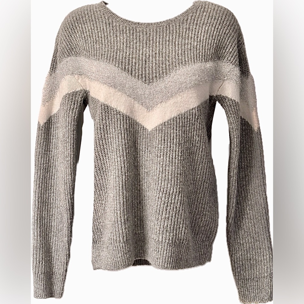 Nine West Gray Silver and Ivory Chevron Knit Sweater with Silver Metallic Thread